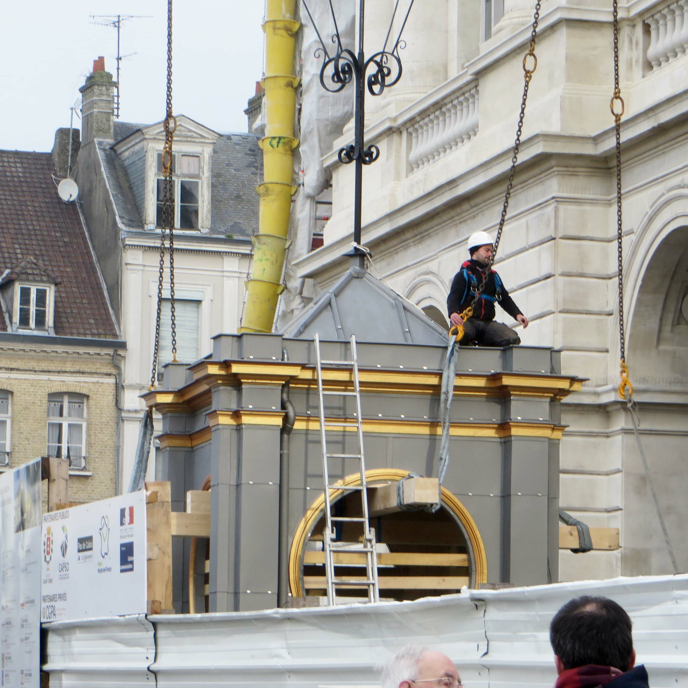 Ouvrages Spéciaux Rénovation Charpente bois Saint-Omer Hotel de ville - Charpentier des Flandres 