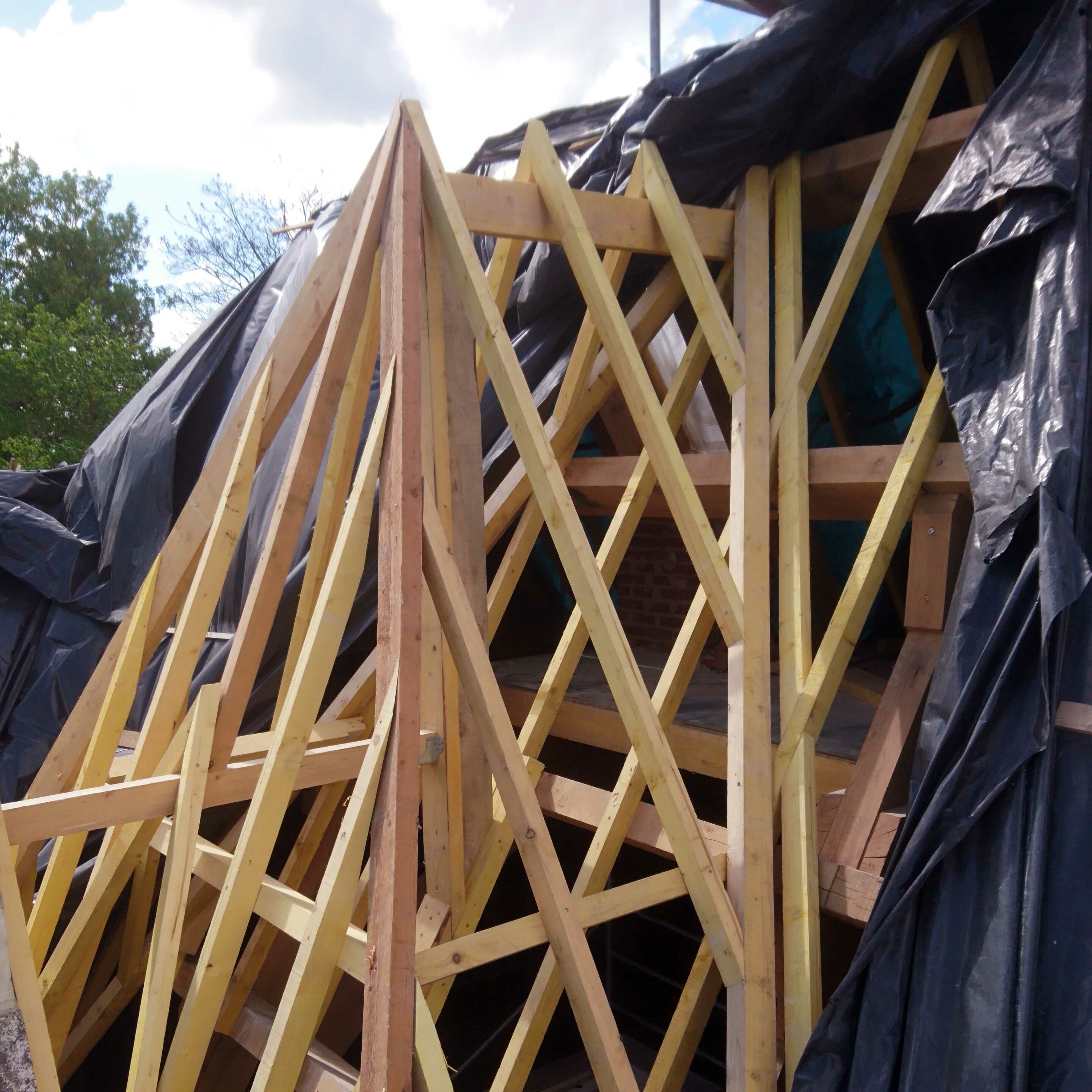 Ouvrages Spéciaux Rénovation Charpente bois Wambrechies château de Robersart - Charpentier des Flandres