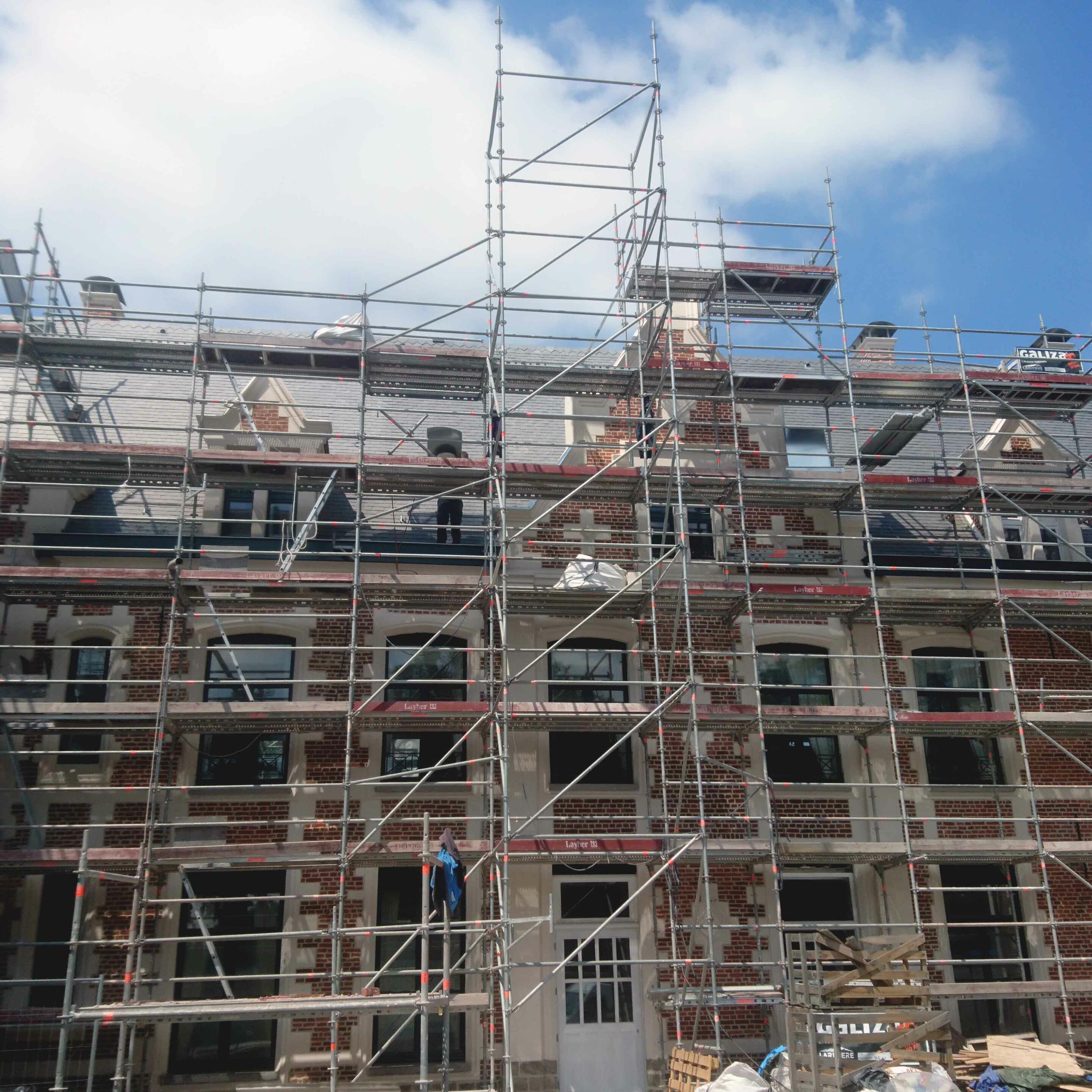 Ouvrages Spéciaux Rénovation Charpente bois Wambrechies château de Robersart - Charpentier des Flandres